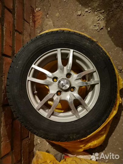 Goodyear Ice Navi Zea 175/70 R13,алюминиевые диски