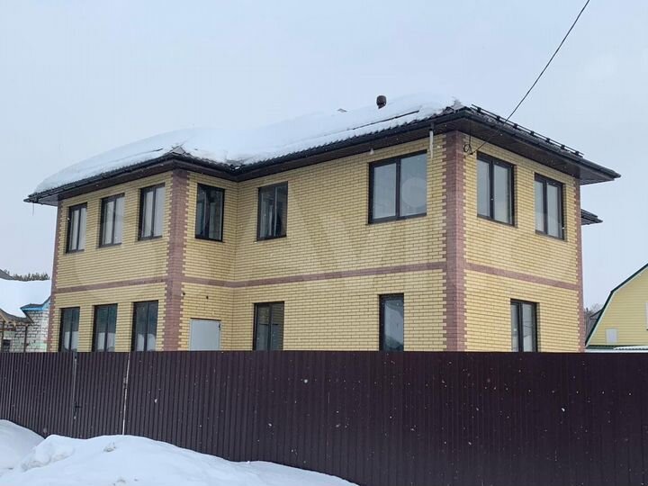 Коттедж 290 м² на участке 10 сот.