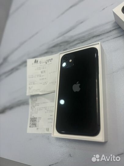 iPhone 11, 64 ГБ