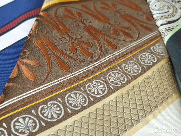 Шелковый галстук