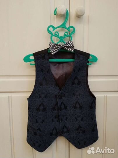 Жилет с бабочкой для мальчика нарядный, р. 104
