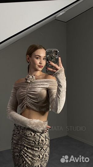 Лонг велюровый золотистый новый с драпировкой