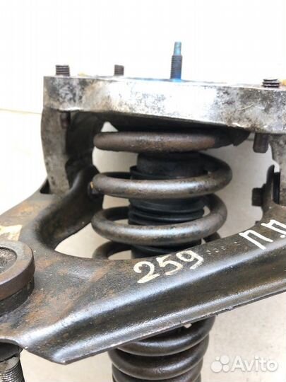 Амортизатор стойка передний правый Dodge Stratus