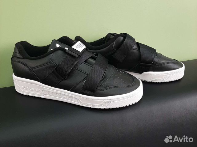 Кроссовки женские adidas, р.39