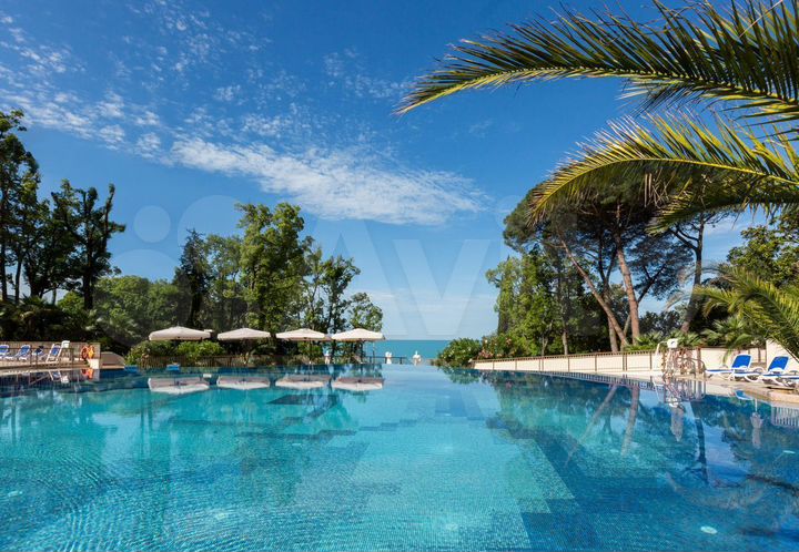 4-к. квартира, 174 м², 1/6 эт.