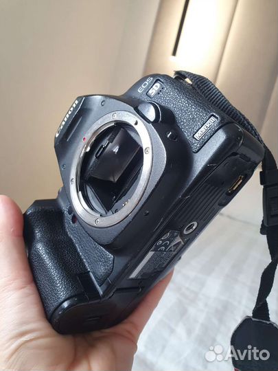 Зеркальный фотоаппарат Canon EOS 5D Mark II Body