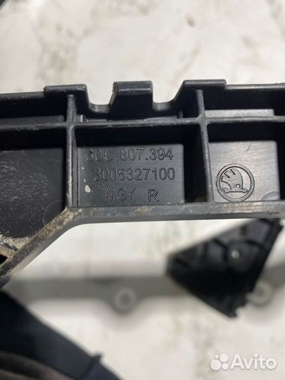 Крепление бампера заднее Skoda Rapid cfna 2015