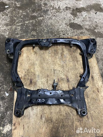 Подрамник двигателя Kia Ceed