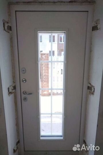 Дверь входная со стеклопакетом