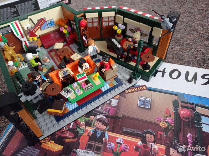 Конструктор сериал Кафе Друзей (Lego 21319)