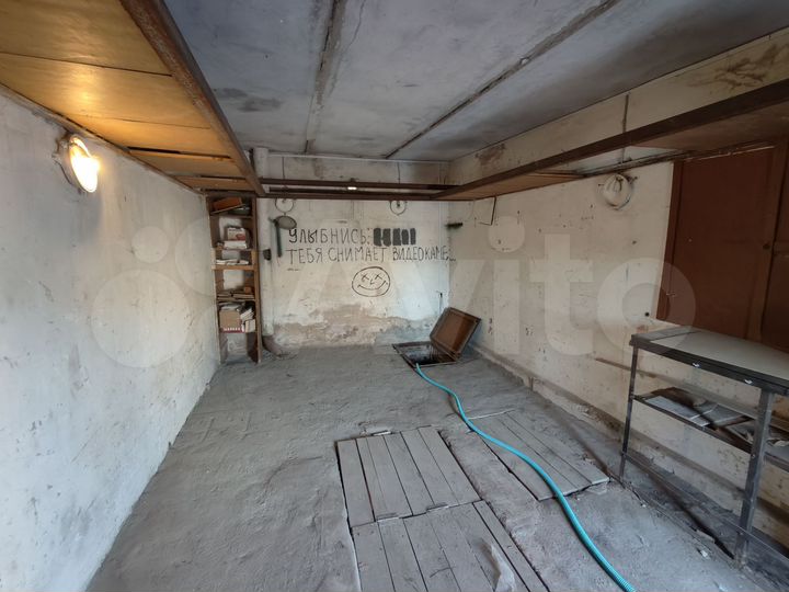 Гараж, > 30 м²