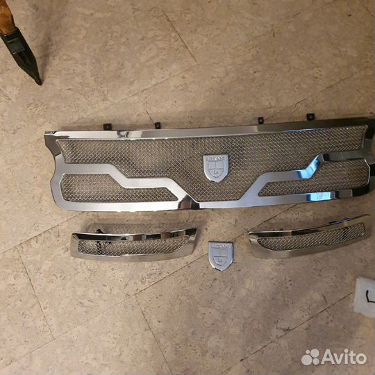 Решетка радиатора lexani на range rover vogue L405