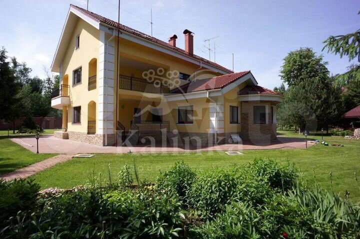 Дом 628 м² на участке 48 сот.