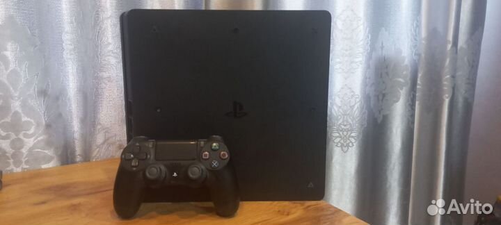 Sony playstation 4 slim