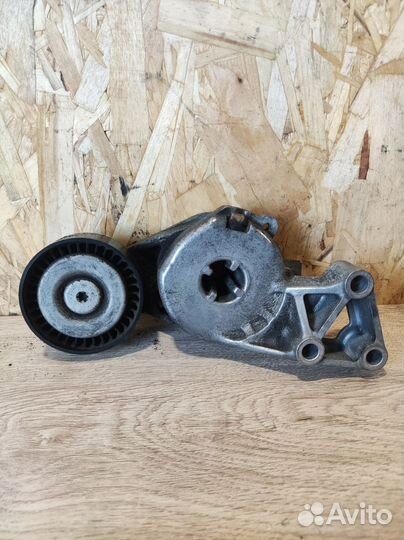 Натяжитель приводного ремня Skoda Octavia A5