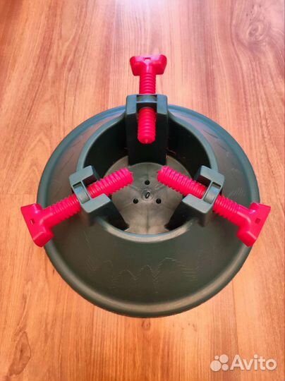 Подставка под ëлку пластиковая