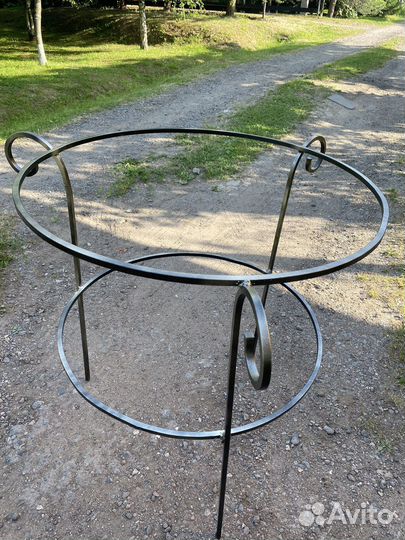 Цветник для сада опора для пионов