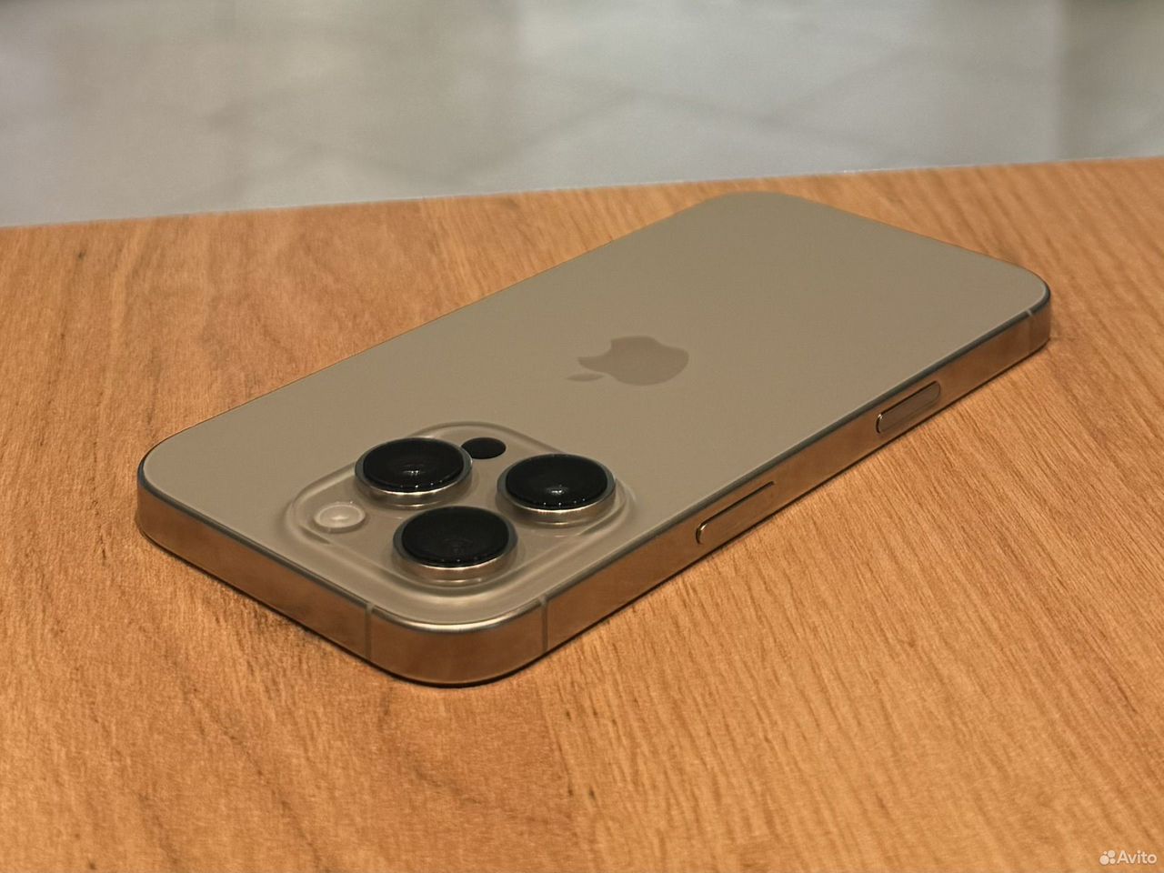 iPhone 15 Pro, 256 ГБ
