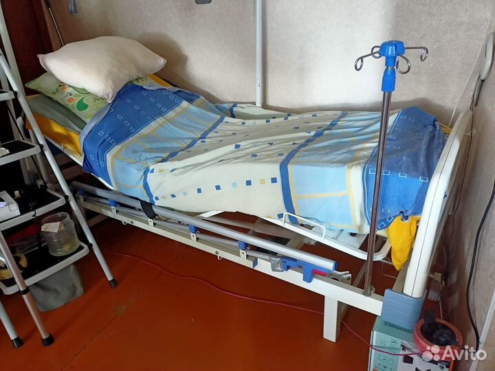 Медицинская кровать для лежачих больных