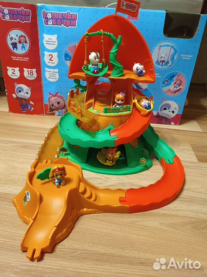 Домик на дереве + фигурки кошечки собачки