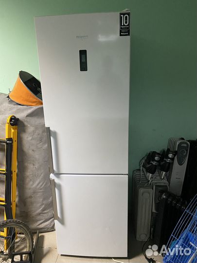 Холодильник Hotpoint HFP 6180 W, белый