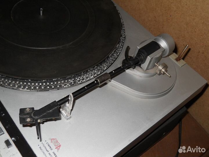 Музыкальный центр