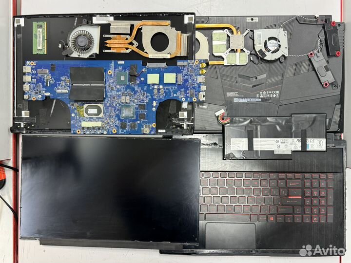 Ноутбук MSI GF75 Thin MS-17F1 / 17F5 в разборе