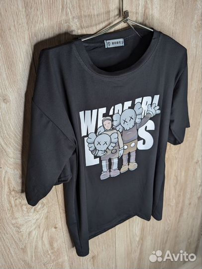 Футболка чёрная Kaws