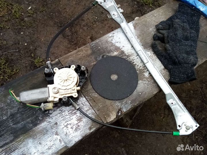 Стеклоподемникпер левый рено симбол