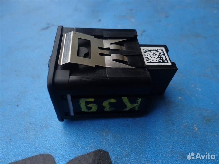 Кнопка корректора фар VW Passat B6