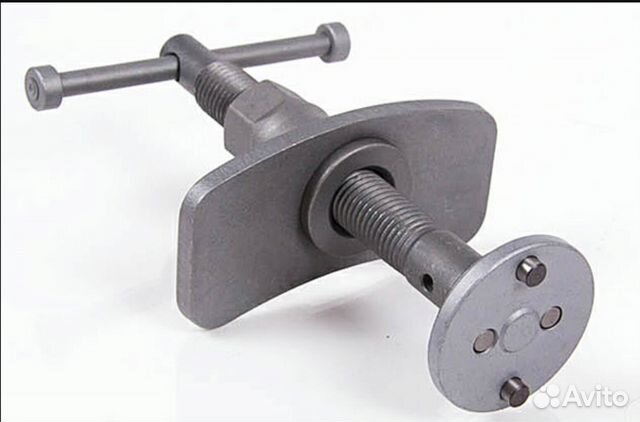 Съемник для тормозных колодок