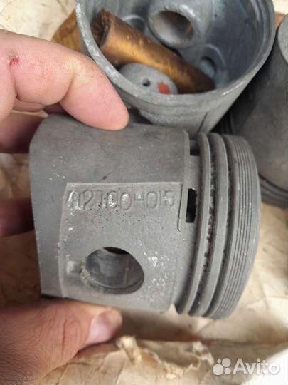 Поршня новые СССР на Москвич 412