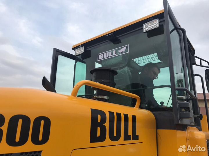 Фронтальный погрузчик Bull SL300, 2023