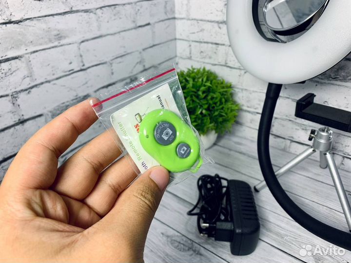 Кольцевая лампа с крепление к столу