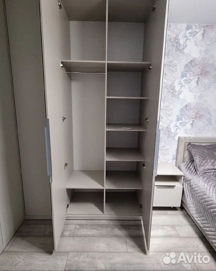 Шкаф по индивидуальному заказу высокий