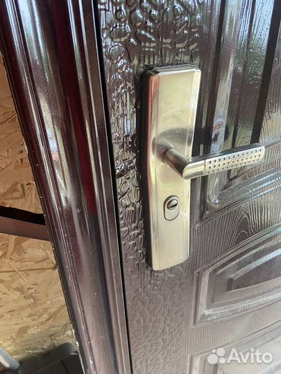 Металлическая дверь бу