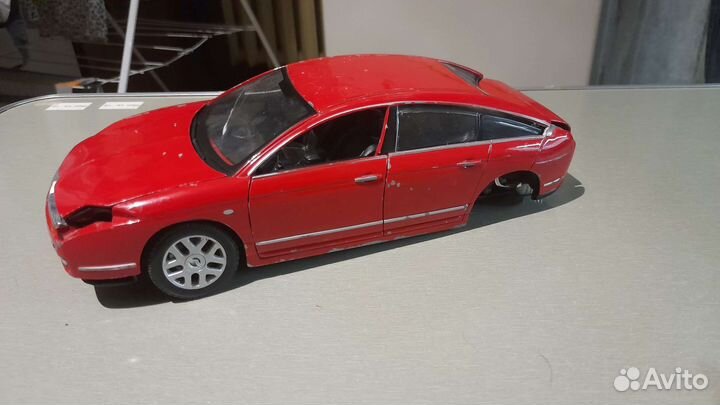 Citroen C6 1:20 bburago металл