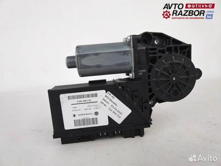 Моторчик стеклоподъемника задн. лев. VW Touareg 2