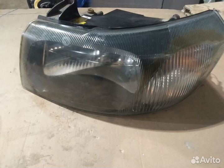 Фара левая Ford Tranzit