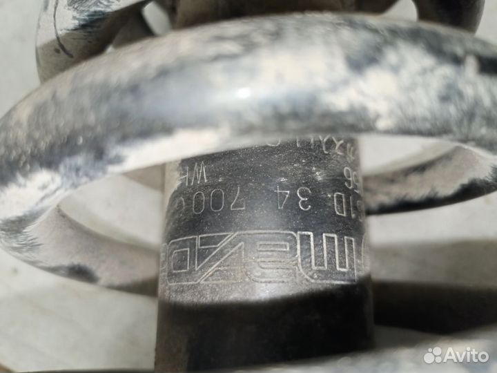 Стойка передняя правая в сборе