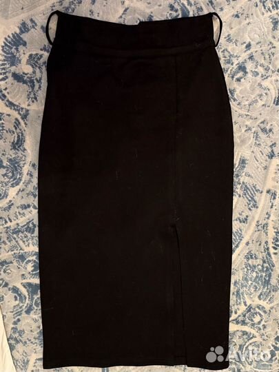 Юбка до колена черная