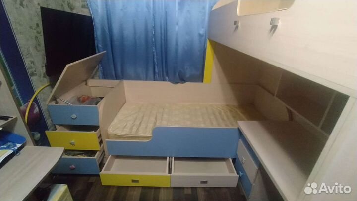 Двухъярусная кровать бу с матрасами