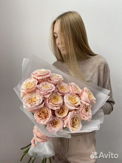 Букет пионовидных роз от