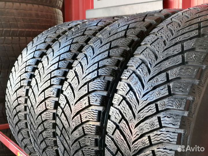 Michelin X-Ice North 4 205/60 R16