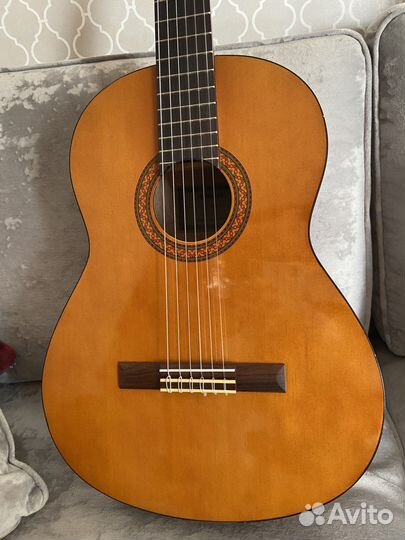 Акустическая гитара yamaha c40
