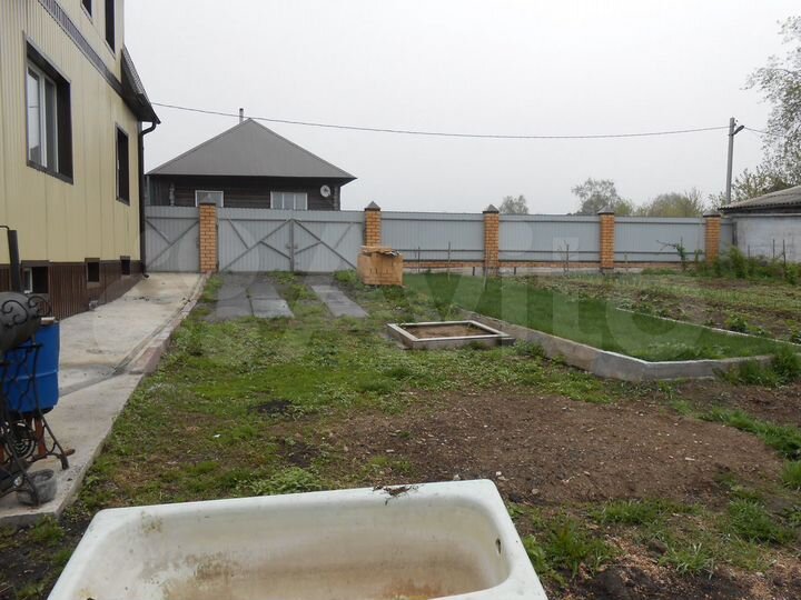 Дом 218 м² на участке 8,4 сот.