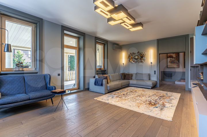 Дом 396 м² на участке 12,6 сот.