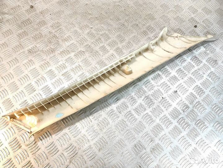 Обшивка стойки левая Toyota Corolla e120