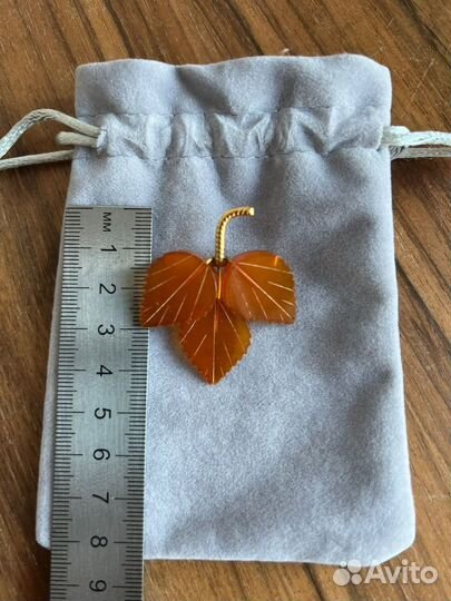 Брошь янтарь СССР