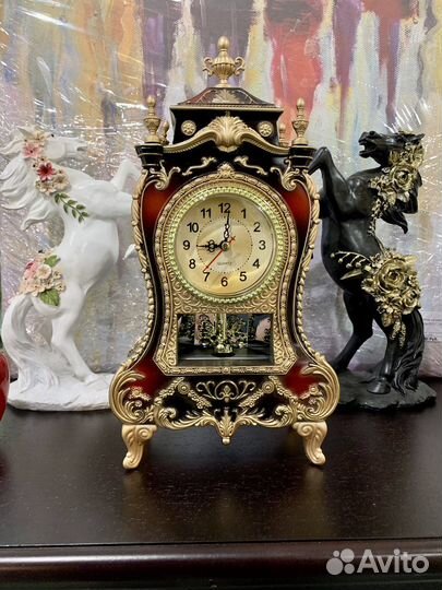 Ретро часы настольные красный/золото